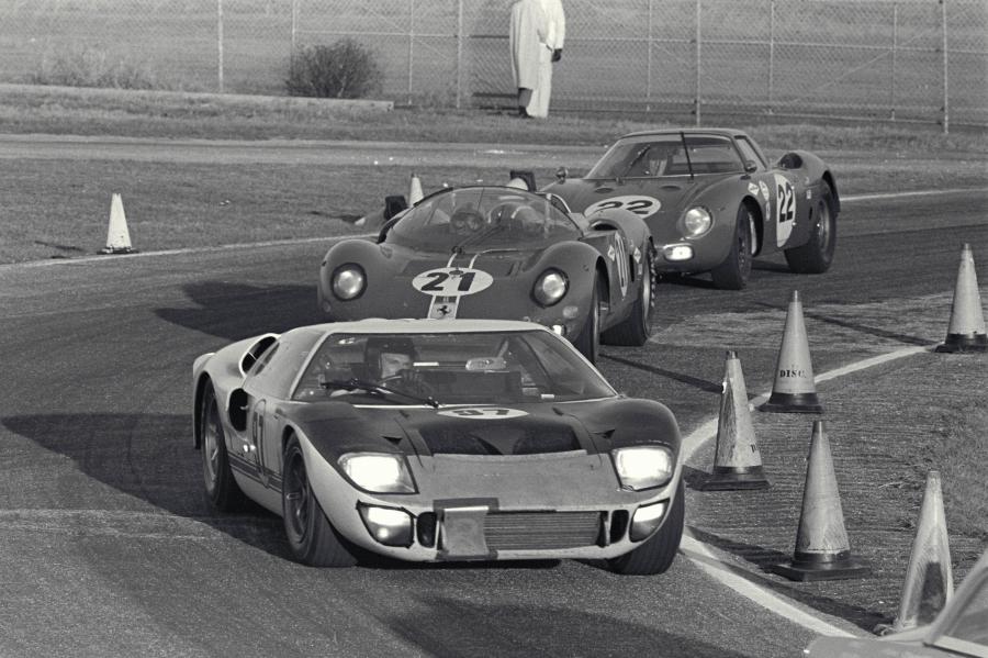  Ford GT40 (Mk II) 1965 года  (фото 84 из 118)